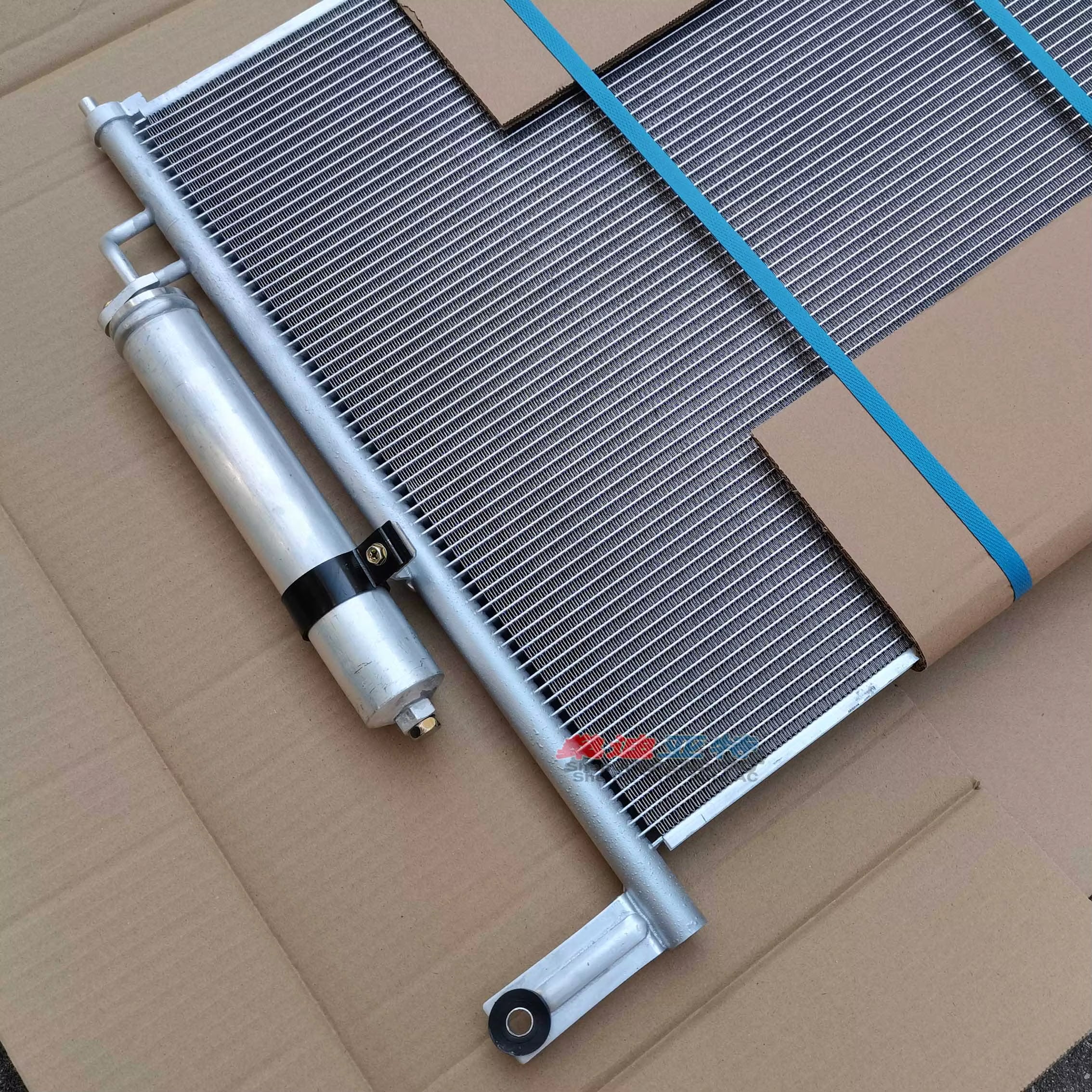 Car A/C Condenser Radiator with Dryer for Nissan Serena IV C26 11-15 921001VA0A 921101VA0A MP5699/RD Auto A/C Repair Parts