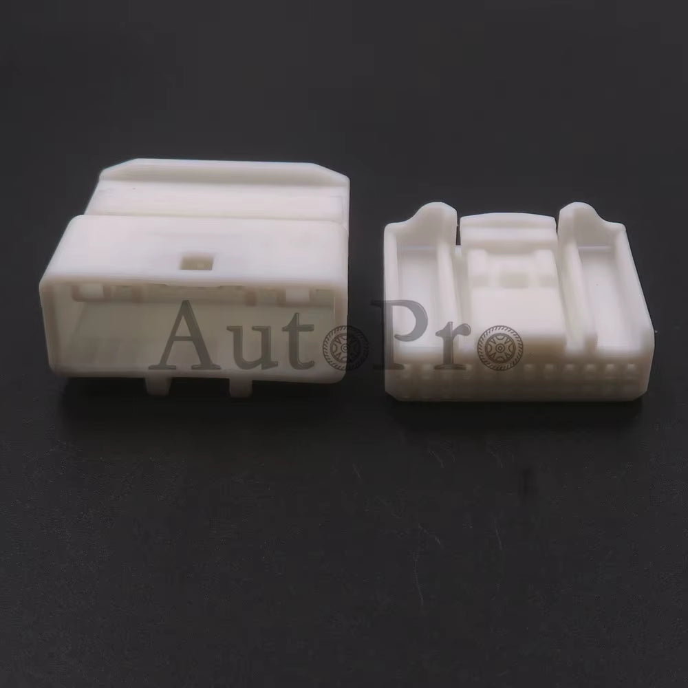 1 Set 24 Hole Auto Accessories 1473413-1 1318917-1 1376103-1 AC Assembly Rearview Mirror Electric Wire Socket Car Unseaed Plug